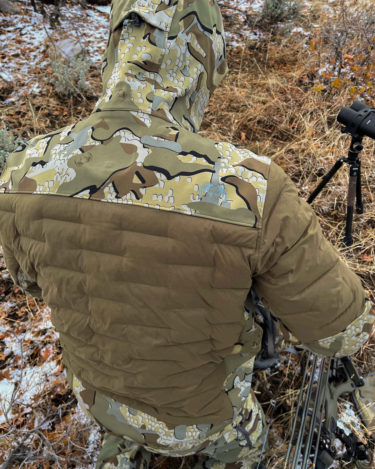 Axis Thermal Hybrid Hooded Jacket | Vias