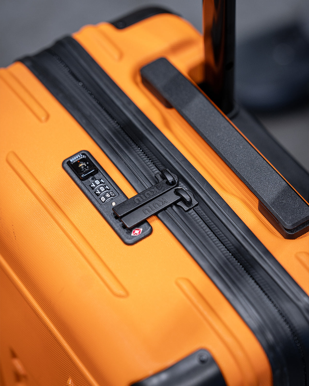 Hardline Spinner Carry-On | Black