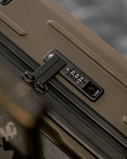 Hardline Spinner Carry-On | Black