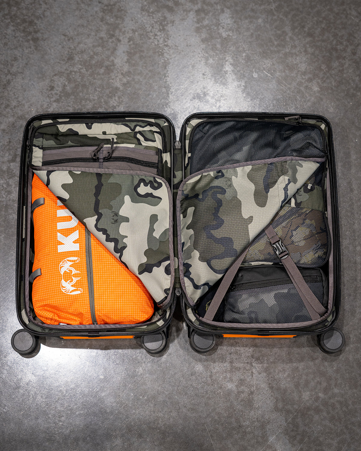 Hardline Spinner Carry-On | Black