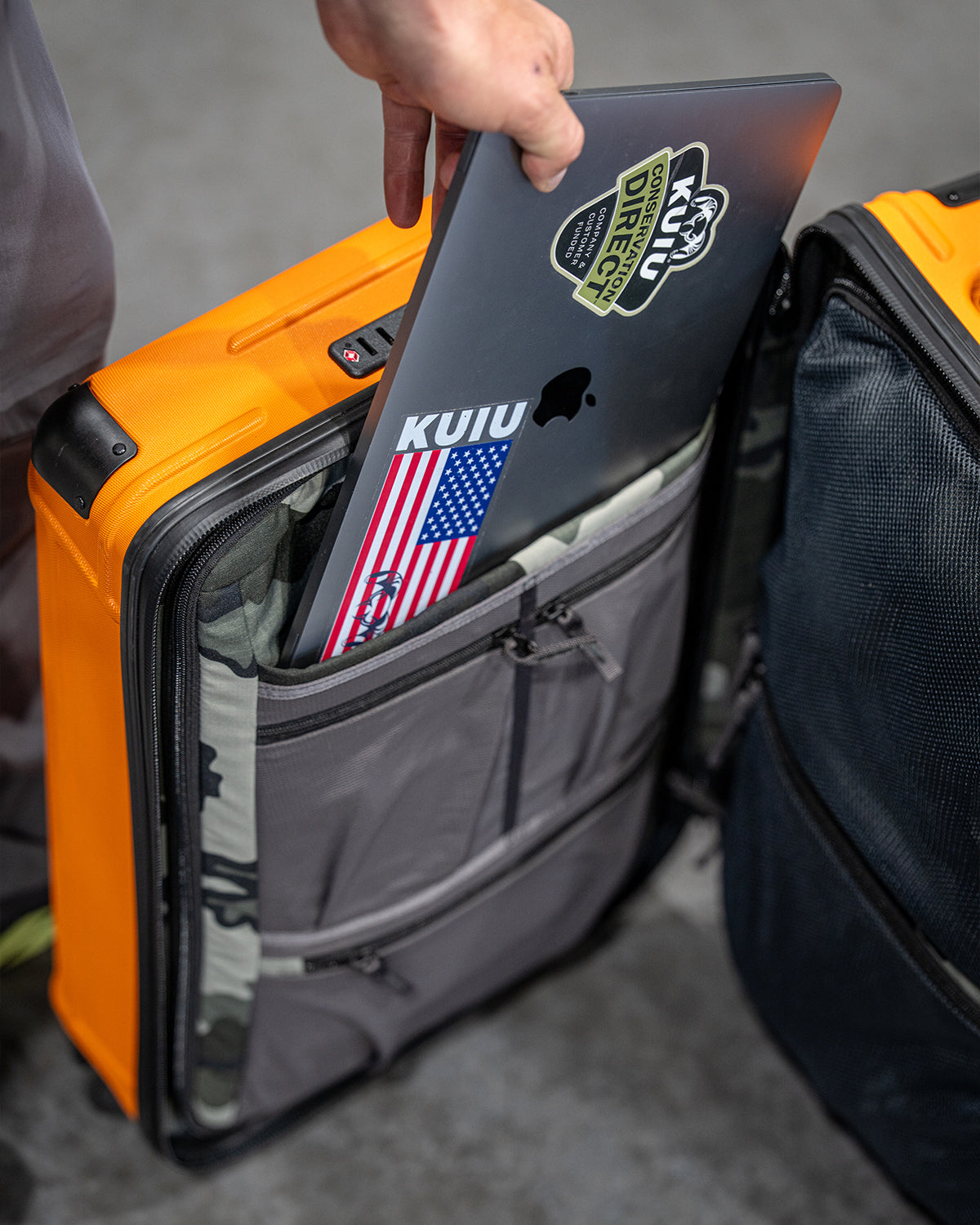 Hardline Spinner Carry-On | Black
