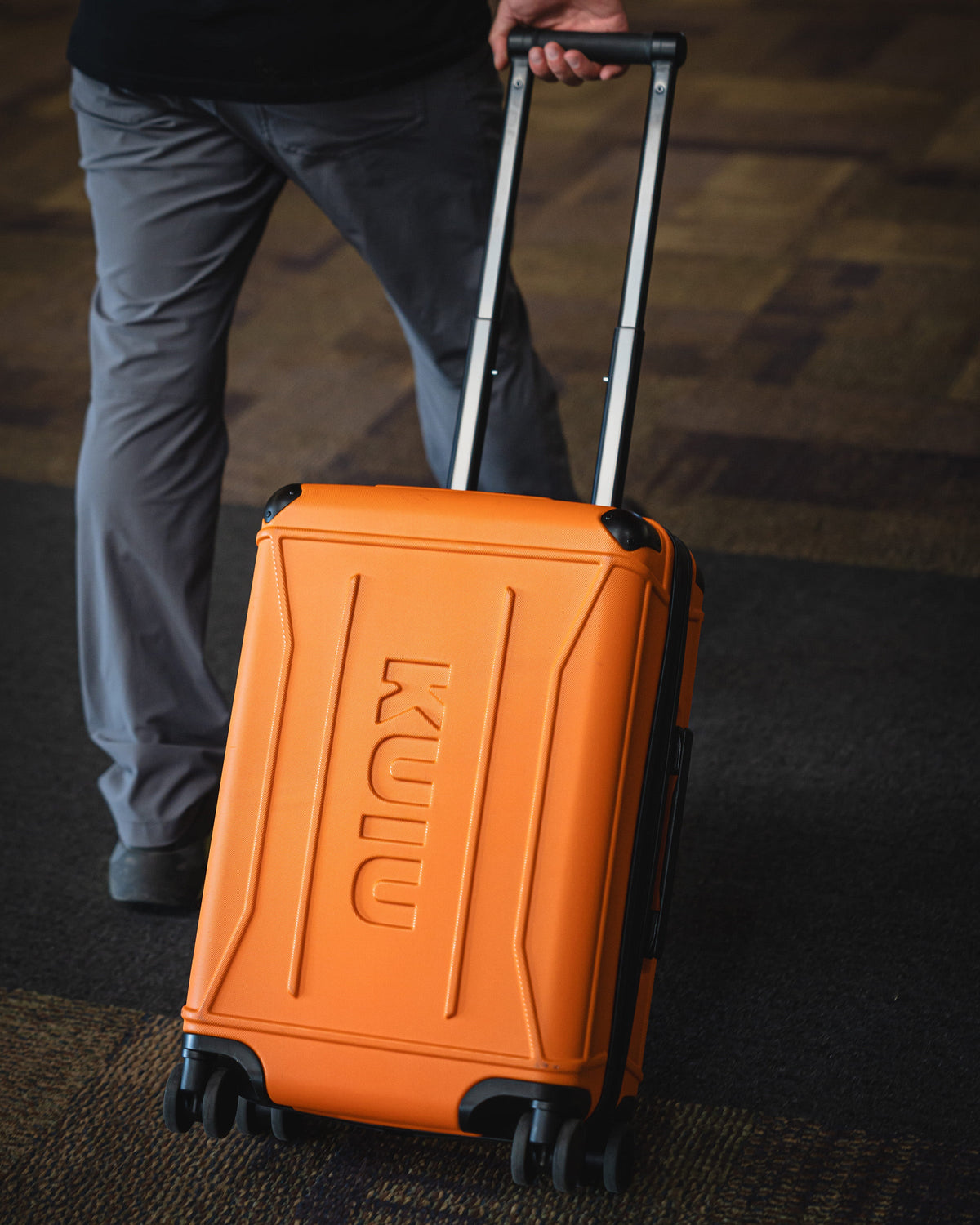 Hardline Spinner Carry-On | Black